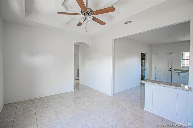 Foto del edificio - 2204 W Dallas Ave