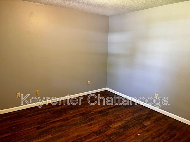Foto del edificio - 5378 Matthews Dr