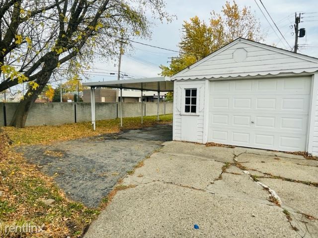 Foto del edificio - 3 br, 1 bath House - 24948 Hayes Ave