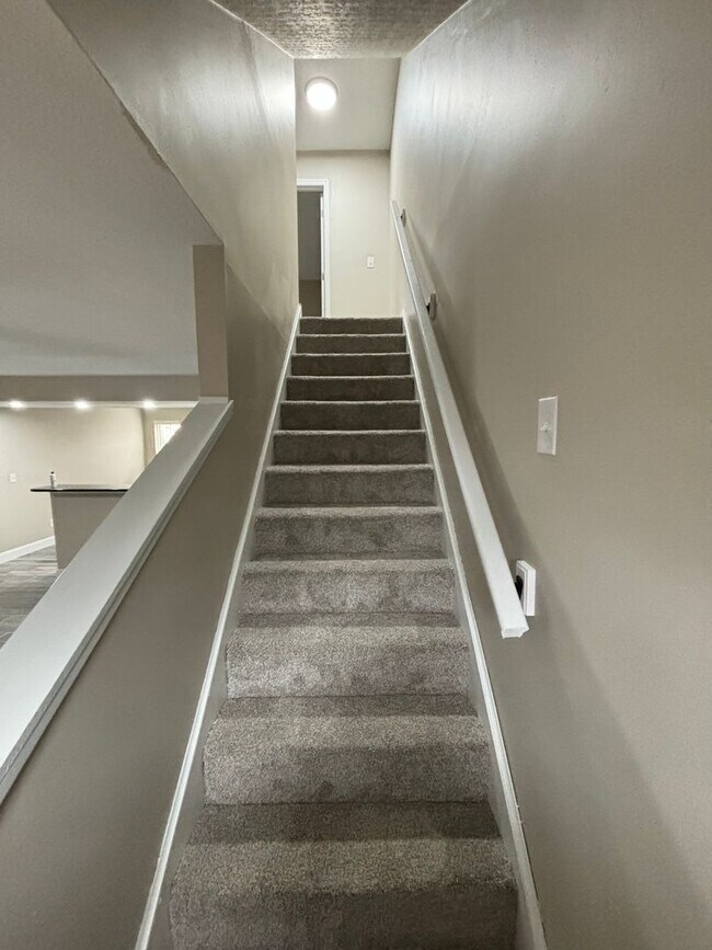 Foto del edificio - 3228 Summerhill Ln