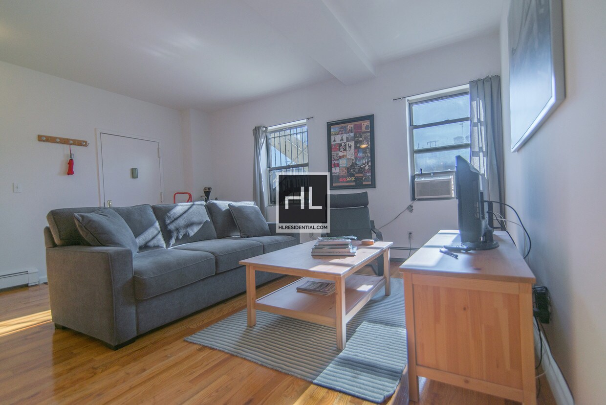 Primary Photo - 2227 33rd St