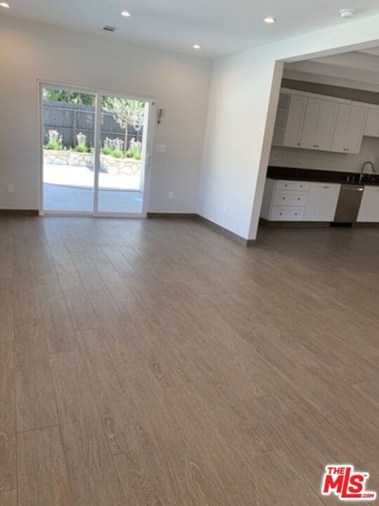 Building Photo - 9252 Balcom Ave