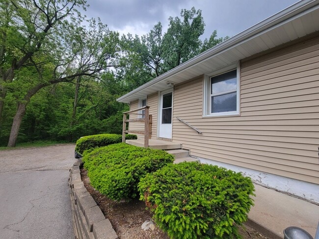 Building Photo - 152 Maywood Avenue