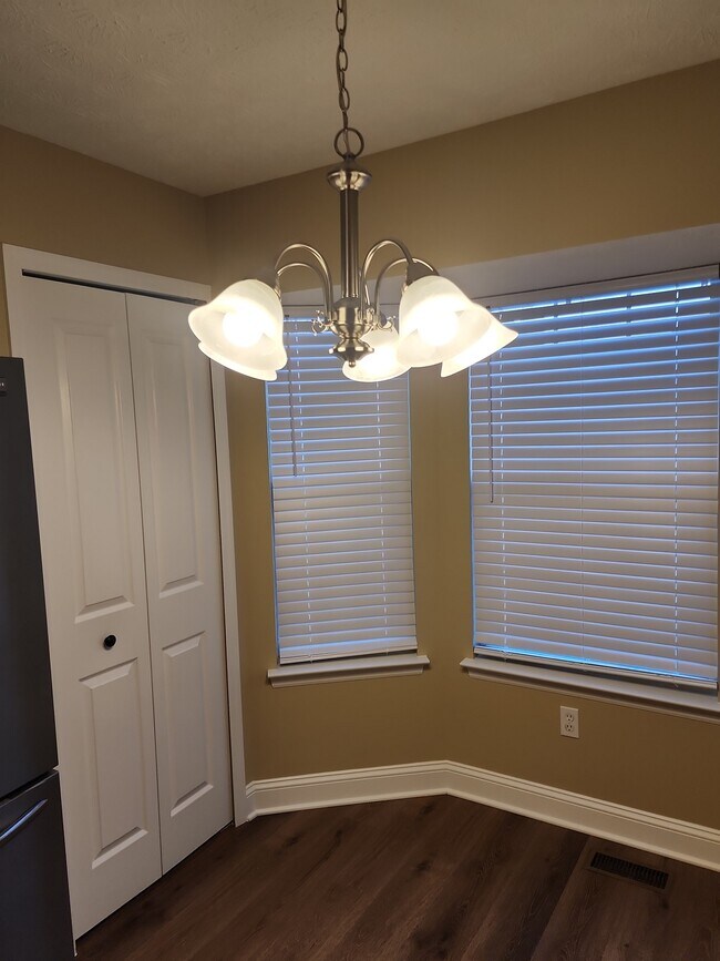 Foto del edificio - 9308 Gordon Ct