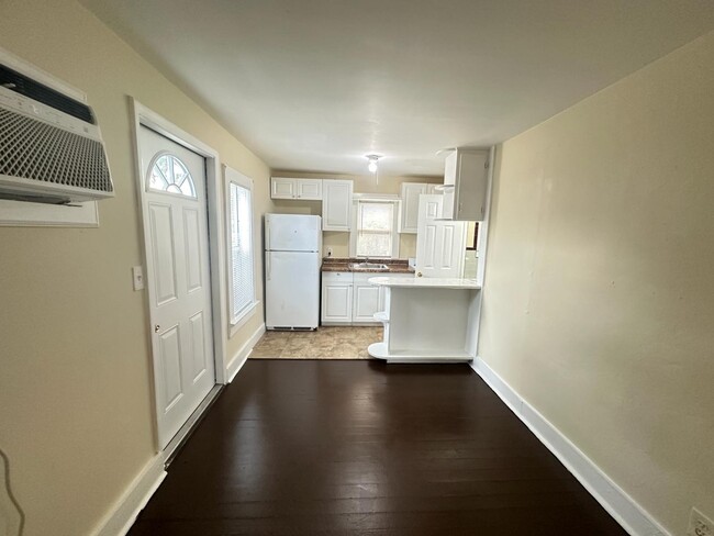 Foto del edificio - 4341 Pinewood Ave