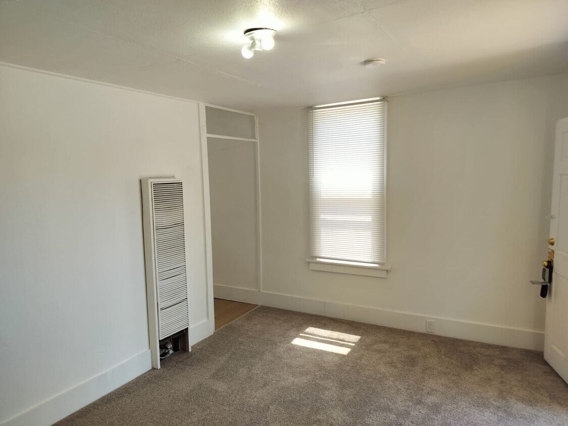 Foto principal - 2656 Adams Ave