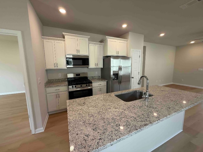 Photo - 521 Vista Pointe Dr House