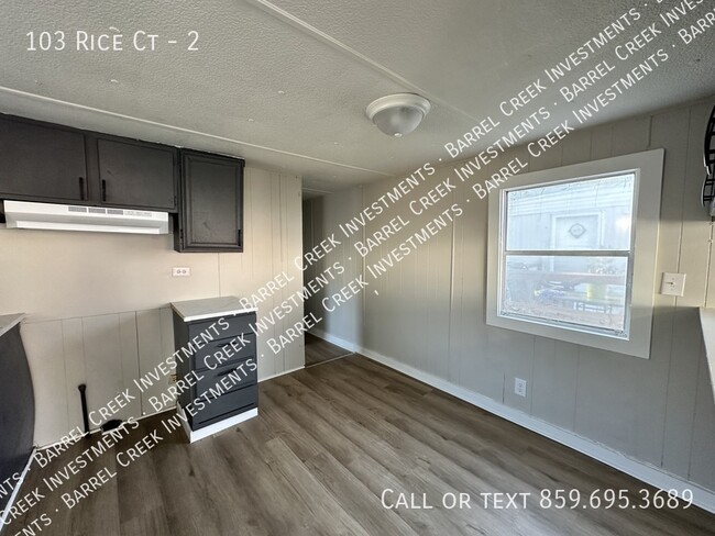 Foto del edificio - 2-Bed 1-Bath Trailer