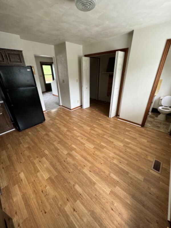 Foto principal - 111 Oakwood Rd