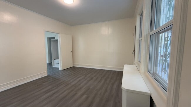 Building Photo - 2521 John F. Kennedy Blvd