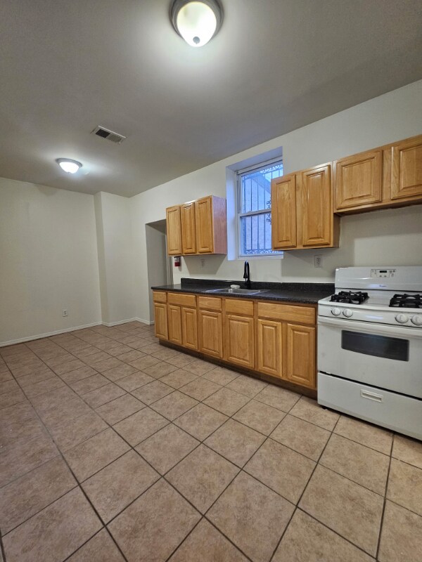 Foto del edificio - 400 Livingston St