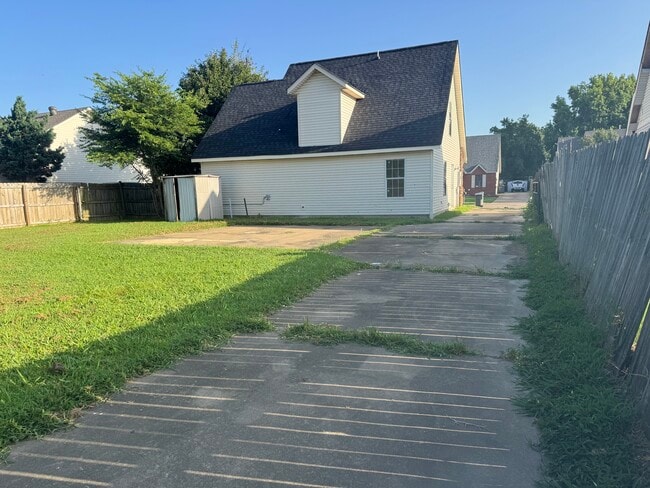 Building Photo - 4517 Jamaica Pl