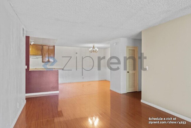 Foto del edificio - 247 N Capitol Ave