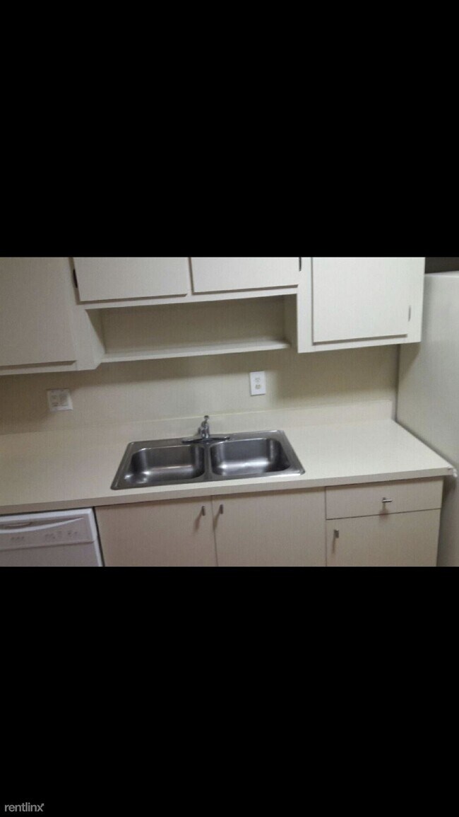 Building Photo - 1 br, 1 bath  - EDEN PLACE