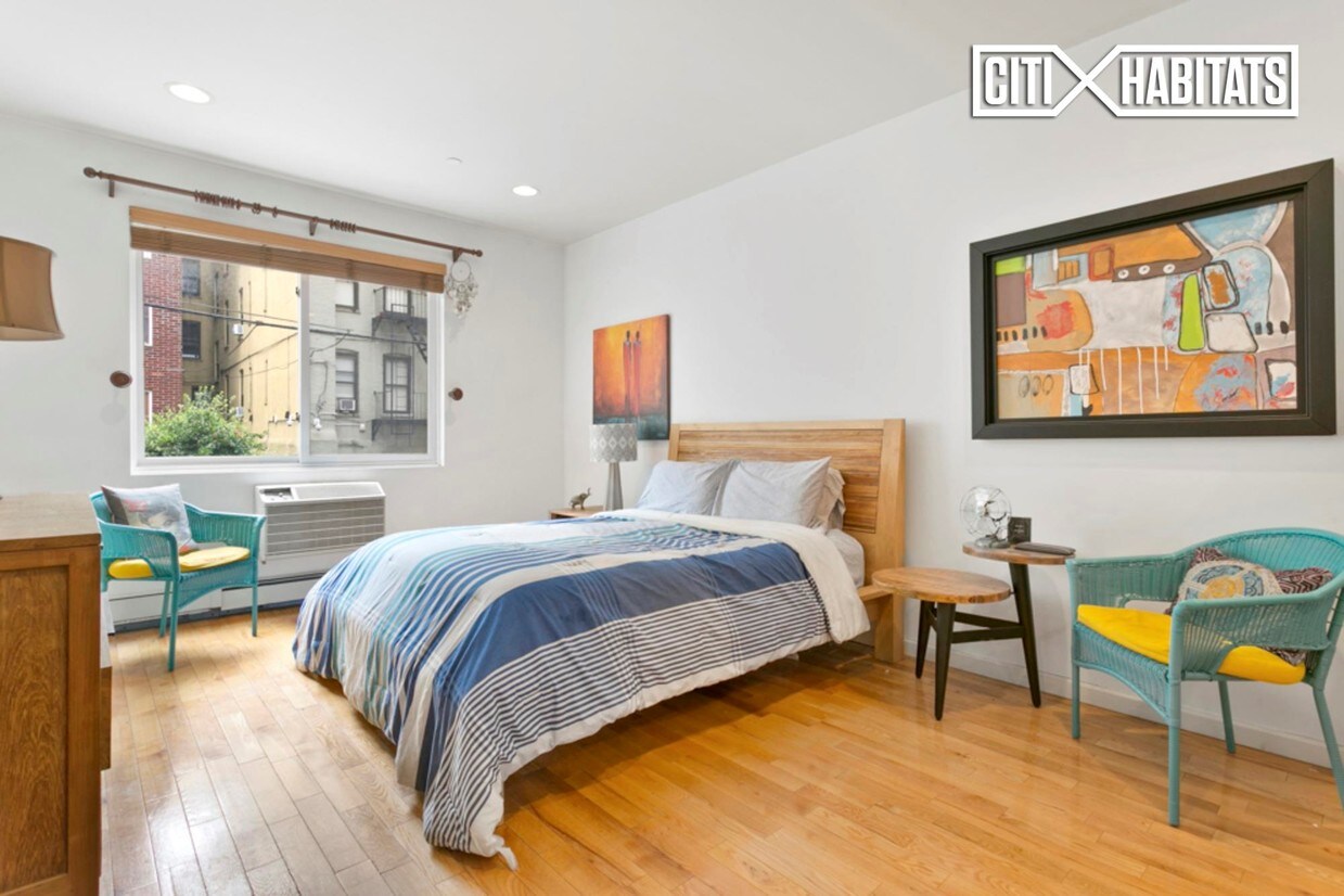 Foto principal - 236 S 1st St