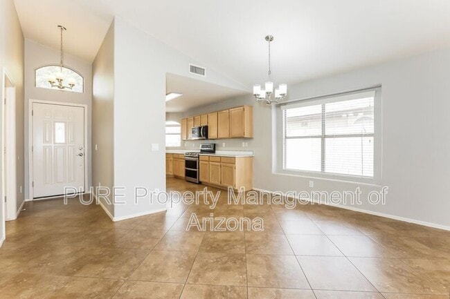 Foto del edificio - 8319 E Portobello Ave