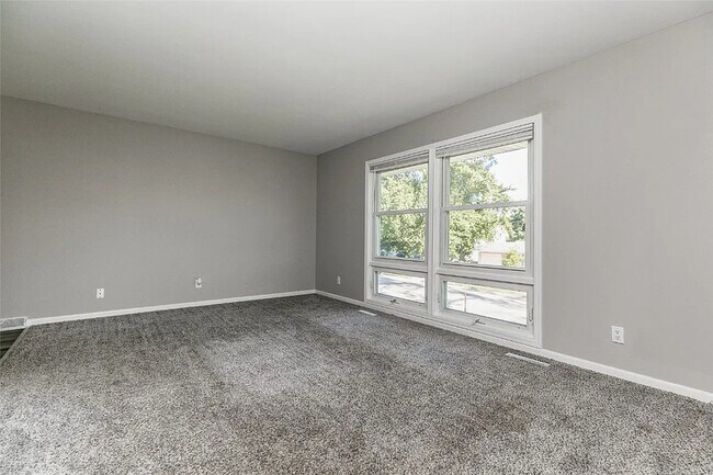 Building Photo - 4011 Soutter Ave SE