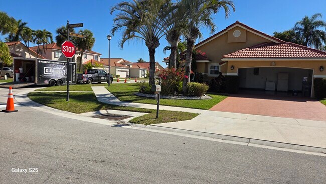 Foto del edificio - 12390 Summer Springs Dr