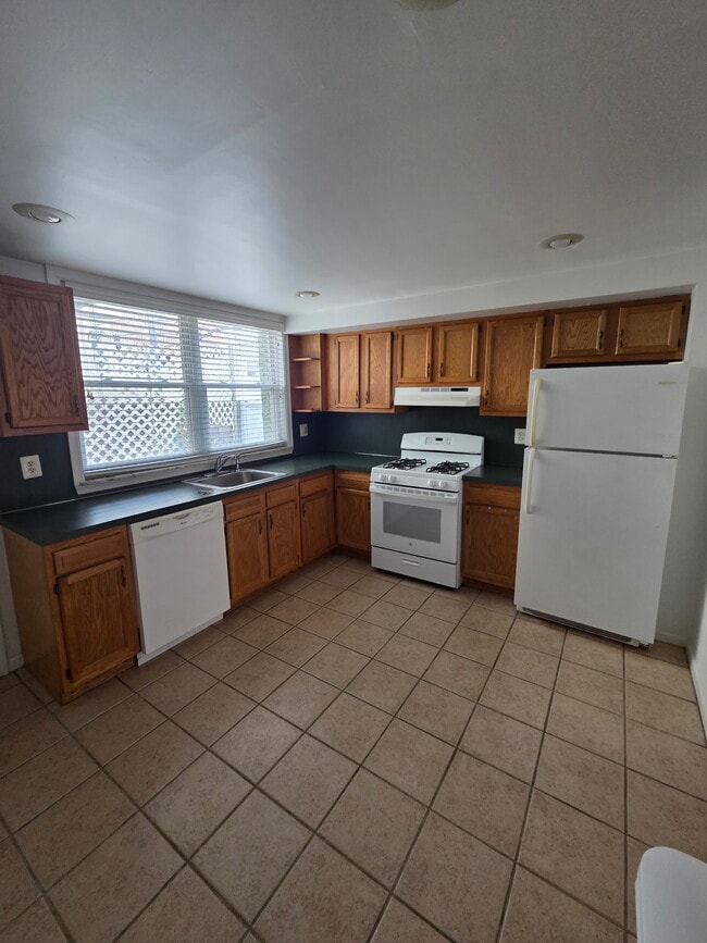 Photo - 1502 S Clarion St (Philadelphia, PA) House