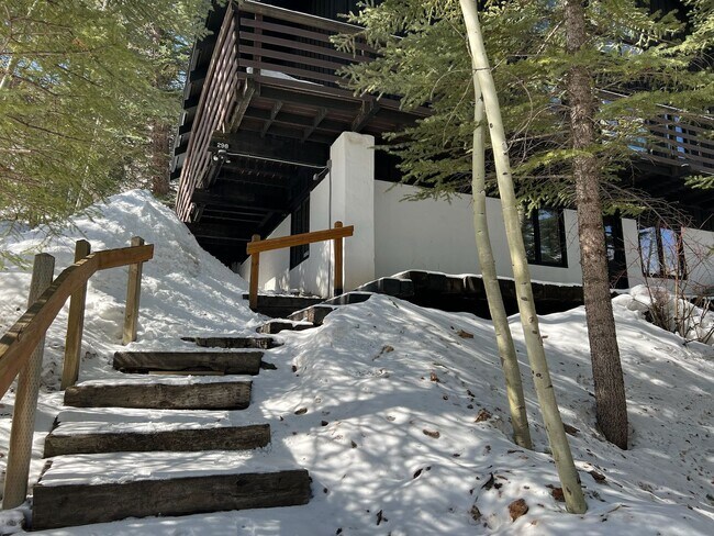 Building Photo - 7 month heart of Vail Rental