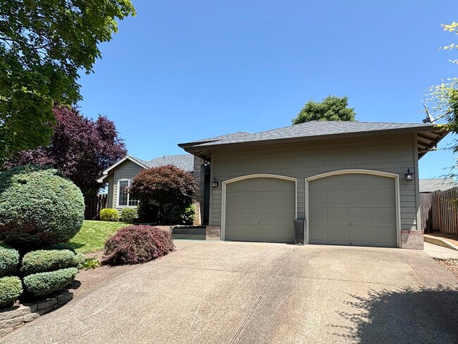 Building Photo - 18902 Highland Dr