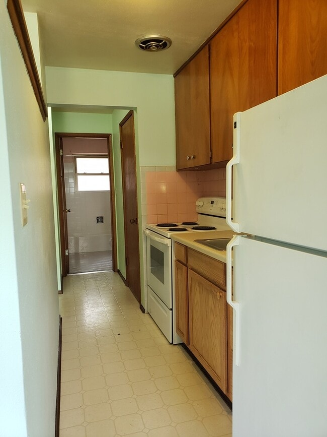 Building Photo - 1419 S College St