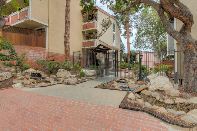 Building Photo - 6355 Green Valley Cir