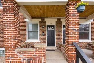 Building Photo - 958-976-976 S Champion Ave