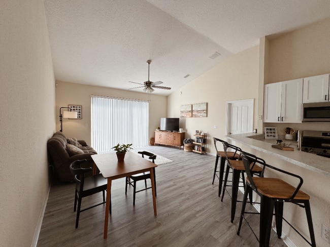 Building Photo - 2137 Winterset Dr