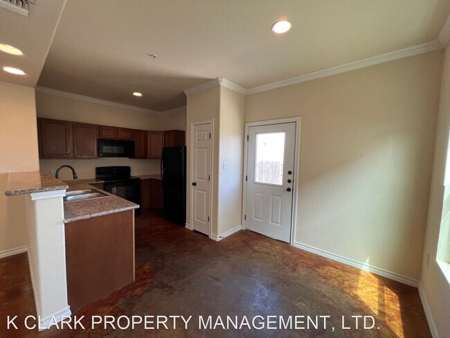 Foto del edificio - 3 br, 2.5 bath House - 16832 DANCING AVA #1