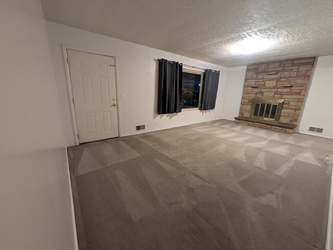 Building Photo - 1206 E 22nd St