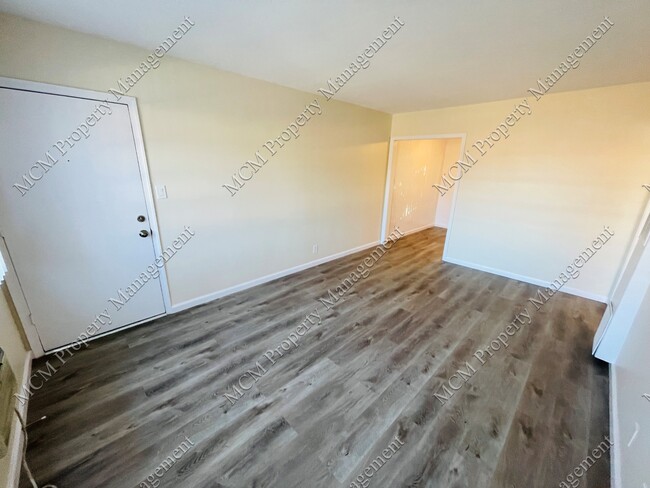 Unit 5 Living Room - 14758 Blythe St