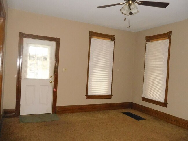 Building Photo - 4616 Buchanan Trail East