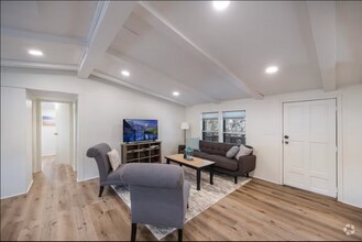 Building Photo - 1255 Songbird Dr