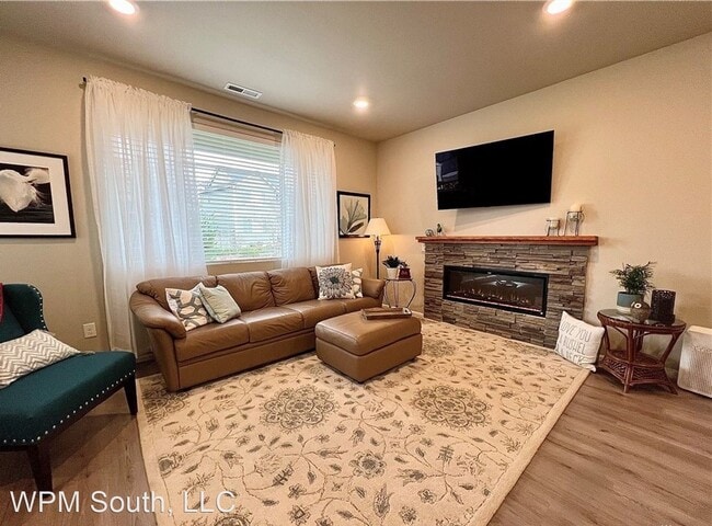 Foto del edificio - 3 br, 2.5 bath House - 32683 Tolmie Ln