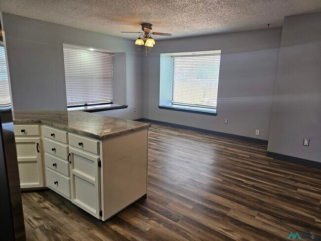 Foto del edificio - 3705 Ben Crenshaw Cir