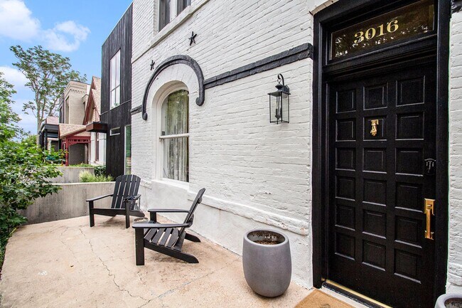 Building Photo - FURNISHED - 3 bed 2 bath Denver Home!