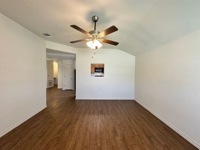 Building Photo - 1529 Justin Lp