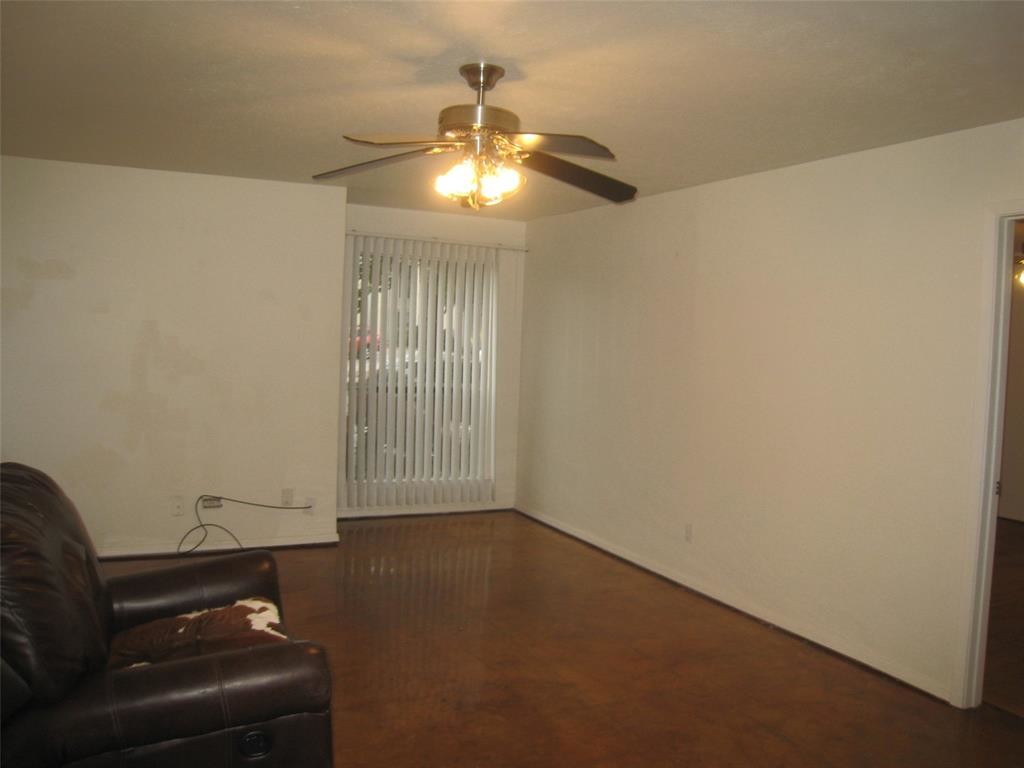 Primary Photo - 2301 W Prairie St