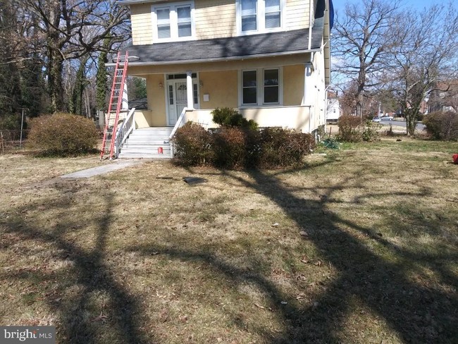 Building Photo - 4000 Aragon Ave