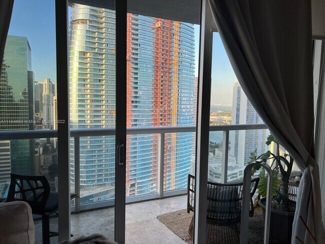 Building Photo - 475 Brickell Ave