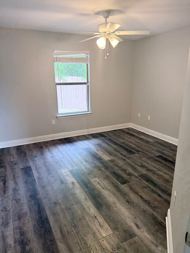 Foto del edificio - 1944 Bay Pine Cir