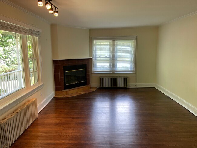 Foto del edificio - 124 Chestnut Cir