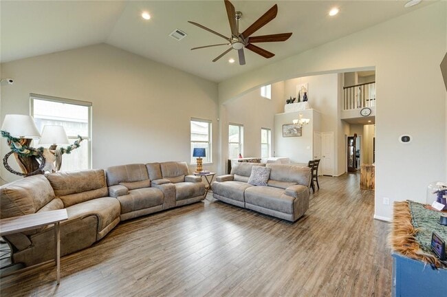 Building Photo - 30434 Butternut Oak Ln