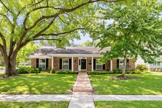 Building Photo - 10603 Lynbrook Dr