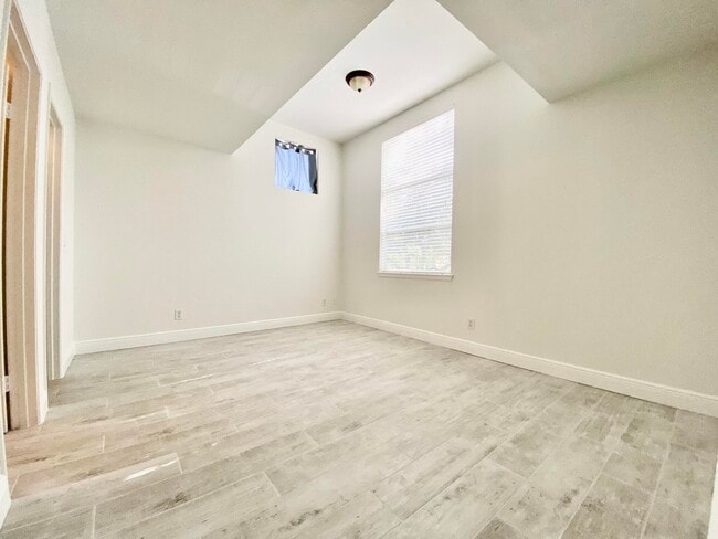 Foto del edificio - 1705 Palm Cove Blvd