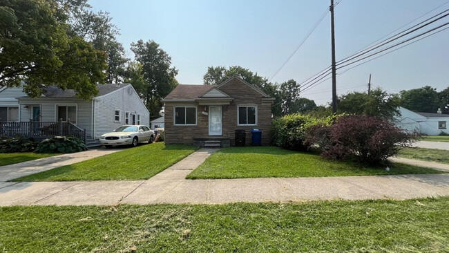 Building Photo - 11755 Berwyn Ave