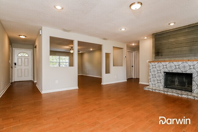 Foto del edificio - 608 W Dali Dr, Brandon, FL 33511