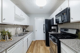 Building Photo - 22707 Smokey Hill Dr