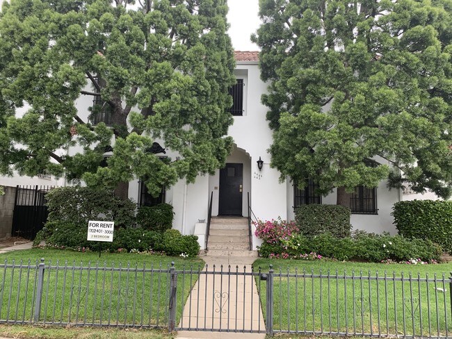 Foto del edificio - 448 N Hayworth Ave